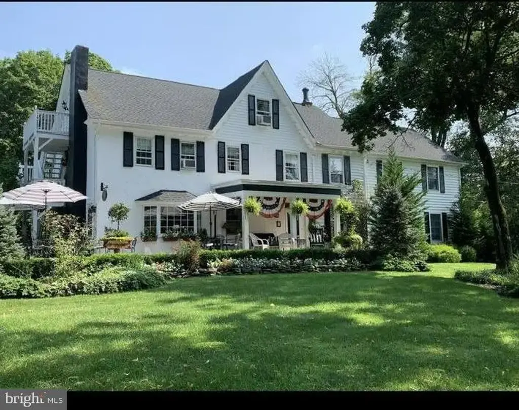 1324 River Rd, NEW HOPE