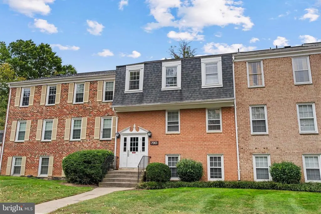 790 Quince Orchard Blvd #202, Gaithersburg