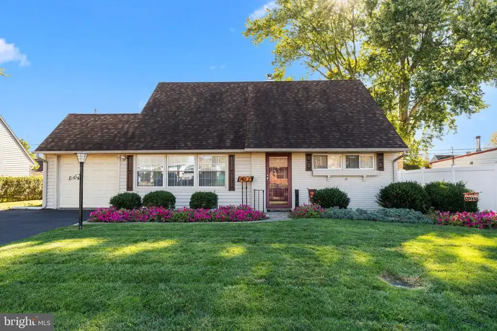 31 Quail Rd, LEVITTOWN