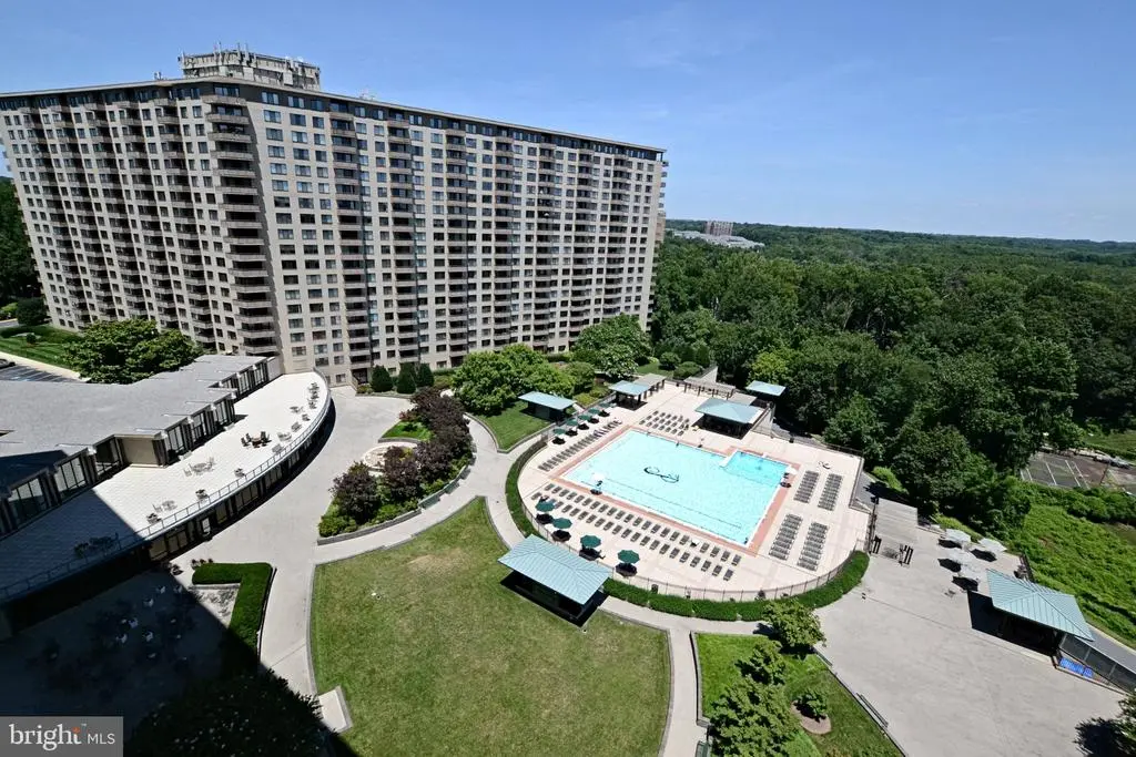 5225 Pooks Hill Rd #1717s, BETHESDA