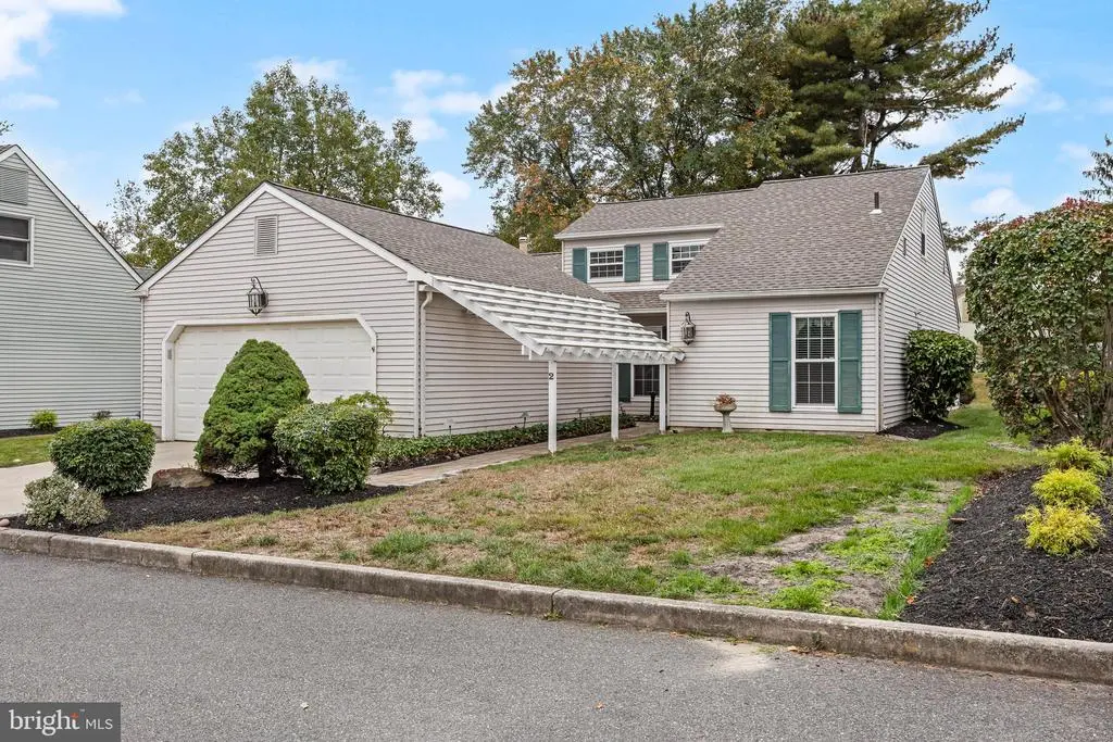 2 Nantucket Ct, MEDFORD