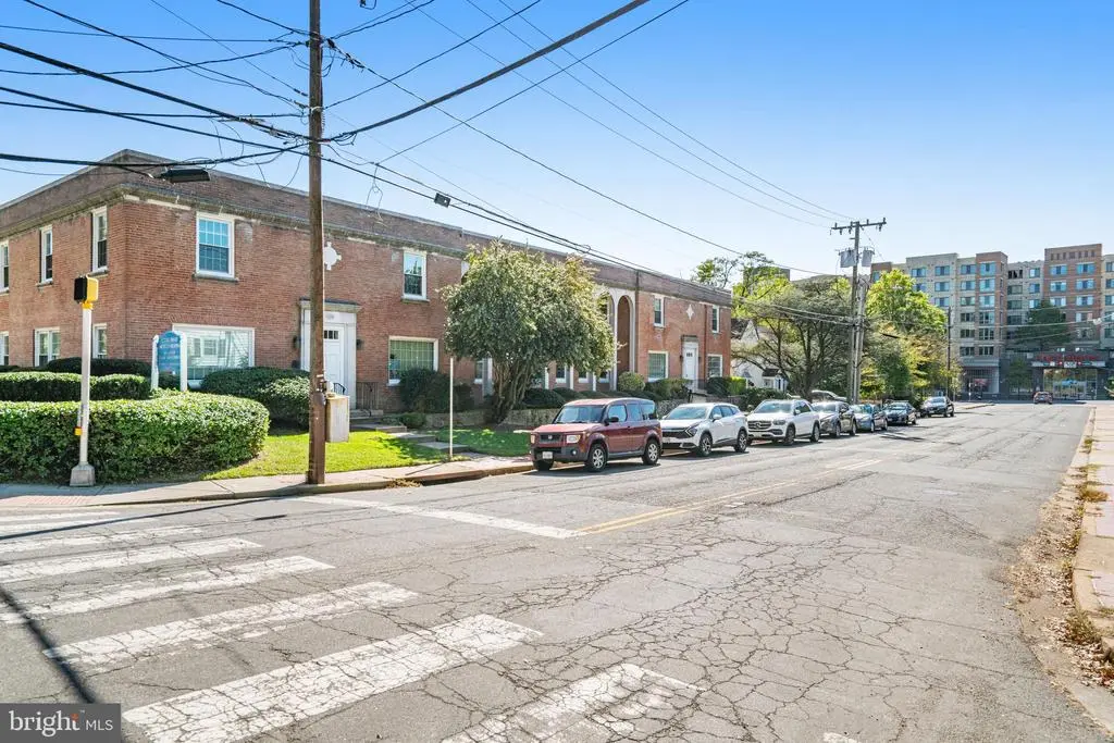 130 Little Falls St, FALLS CHURCH