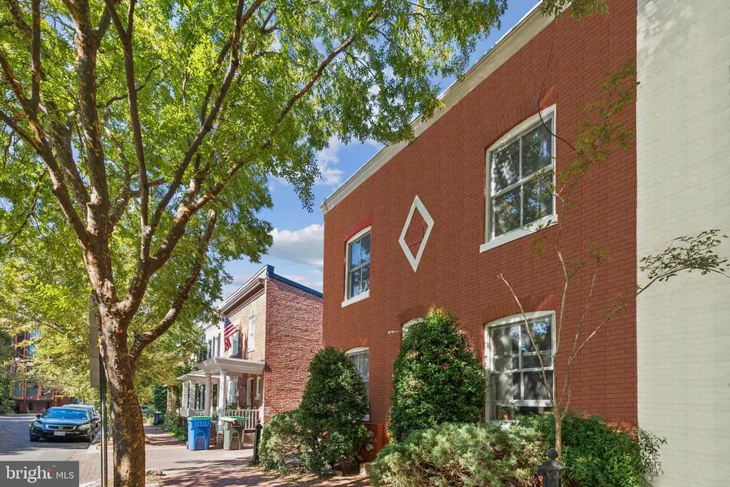 2143 Newport Pl Nw, WASHINGTON