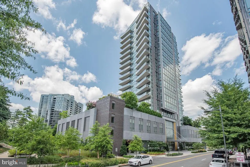 7887 Jones Branch Dr #702, MCLEAN