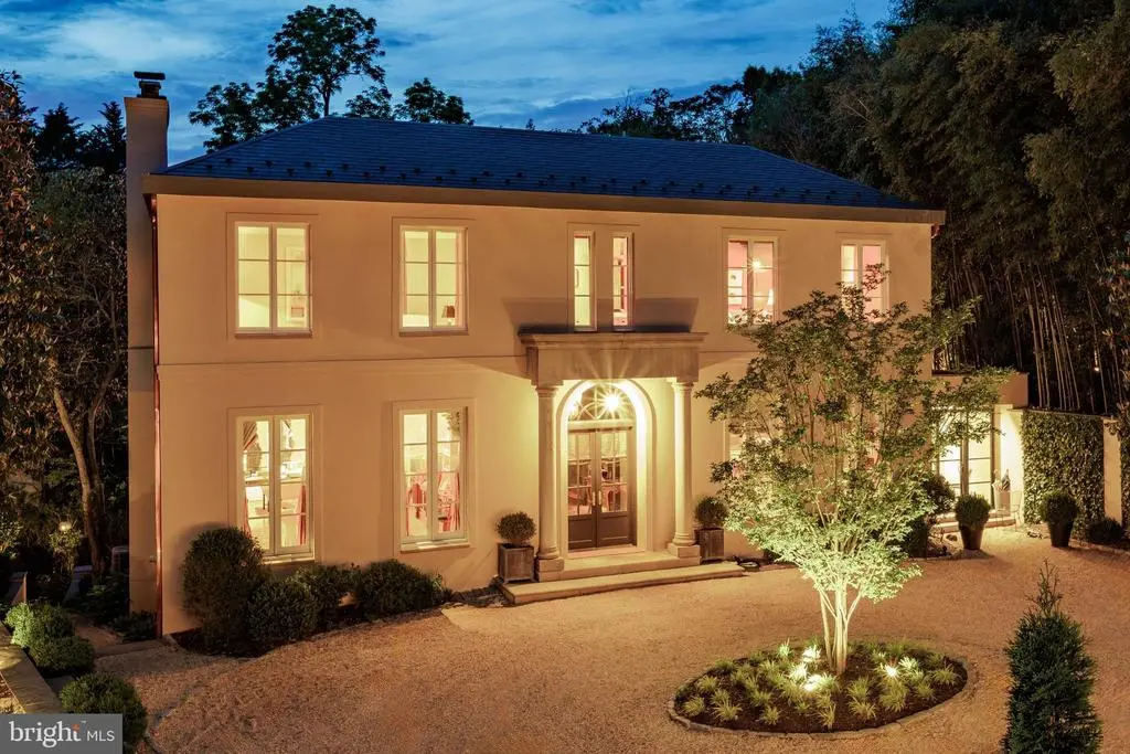 2740 Chain Bridge Rd Nw, WASHINGTON