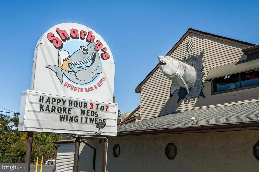 820 N Black Horse Pike, WILLIAMSTOWN