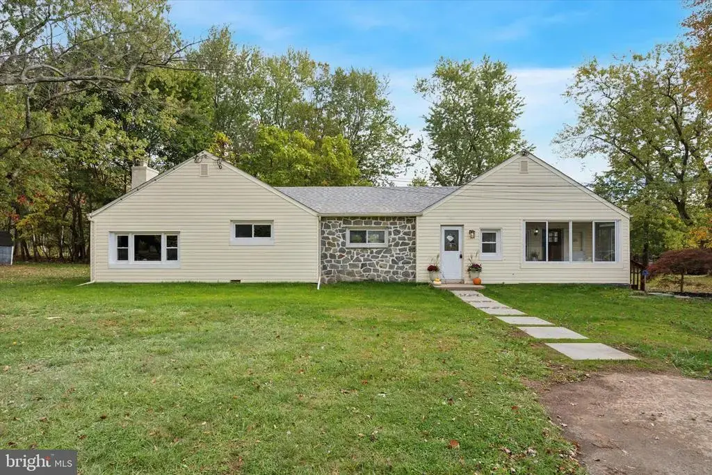 2369 Tohickon Ln, WARRINGTON