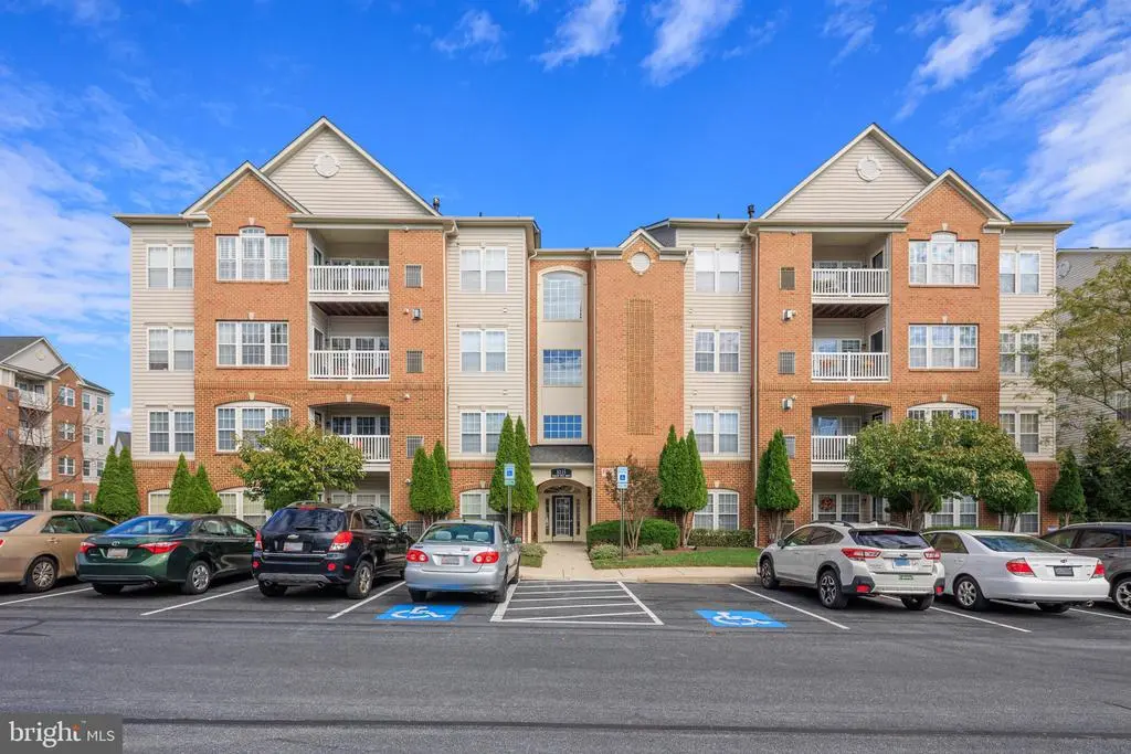 8115 Yellow Pine Dr #l, Ellicott City