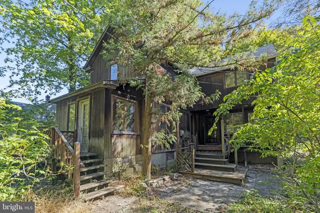 227 W Ferry Rd, YARDLEY