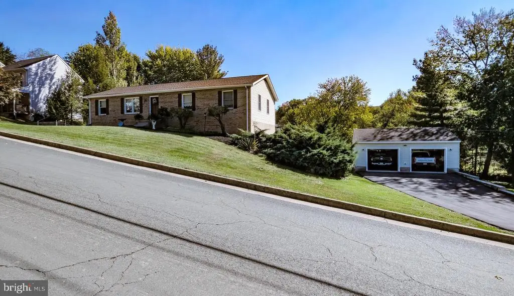 1461 Linden St, FRONT ROYAL