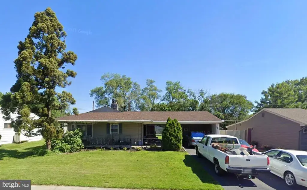78 Blue Spruce Ln, LEVITTOWN