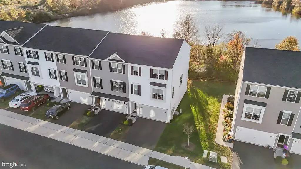 112 Edgewater Ct, QUAKERTOWN
