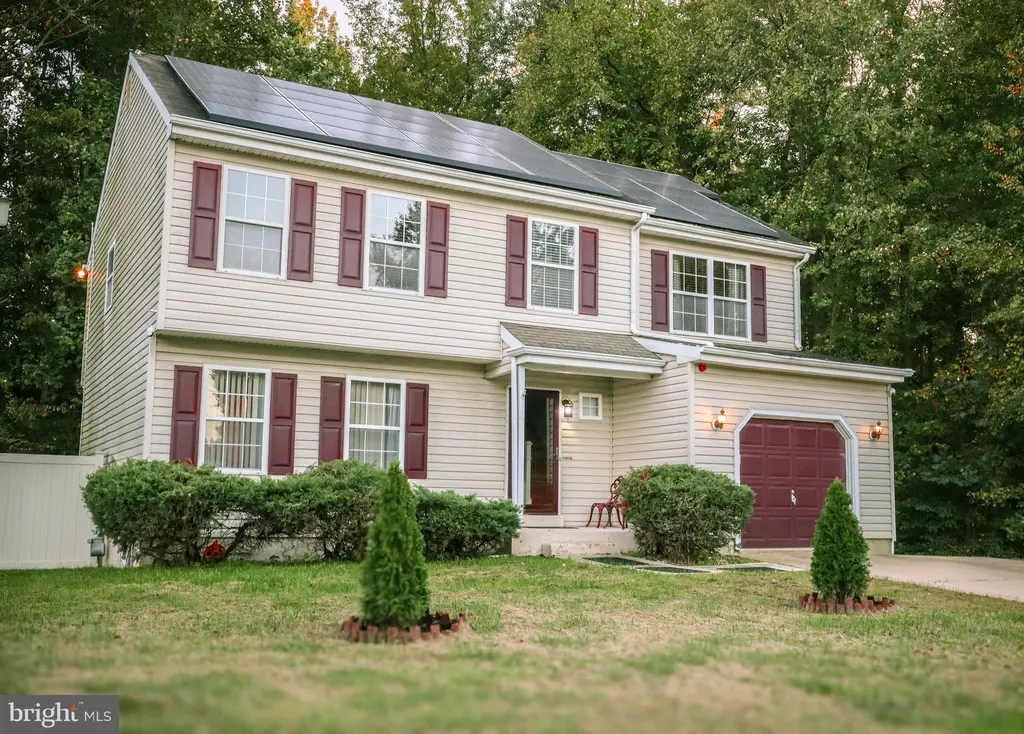 915 Rue Madora, BEAR