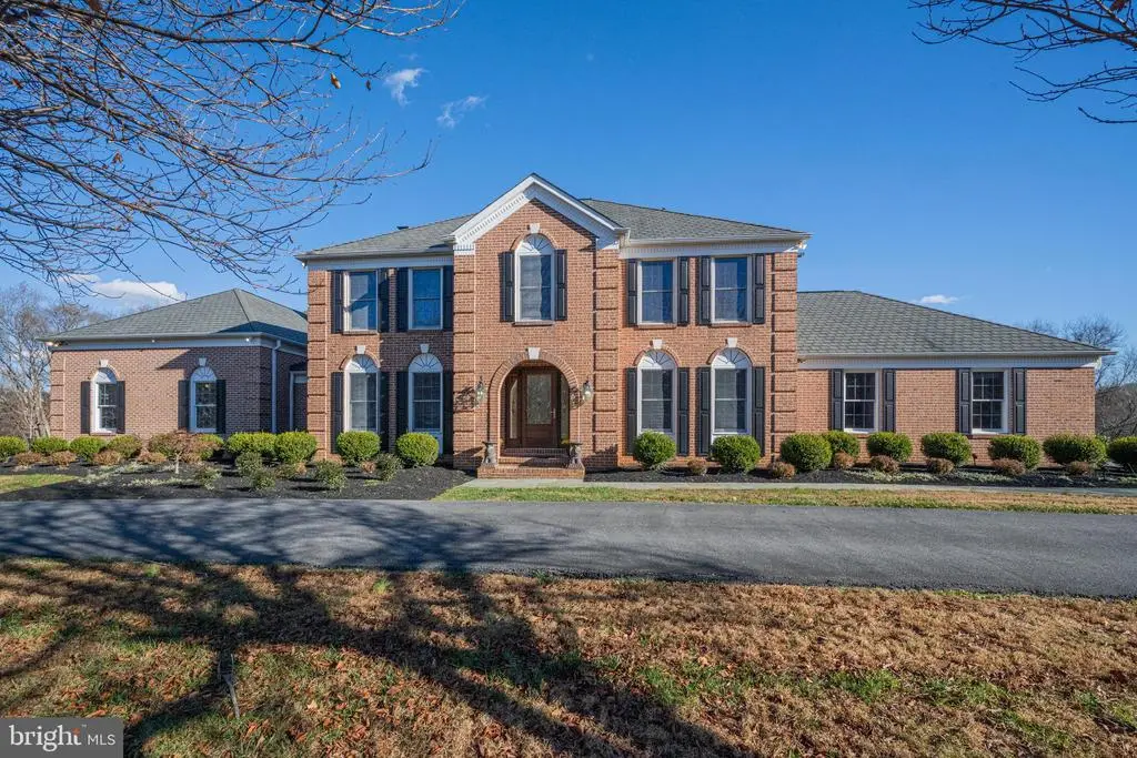 13738 Lakeside Dr, Clarksville