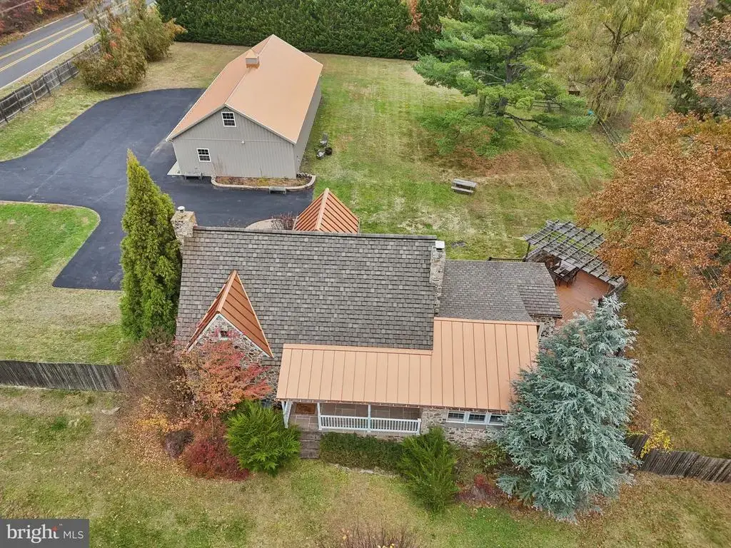 3583 County Line Rd, CHALFONT