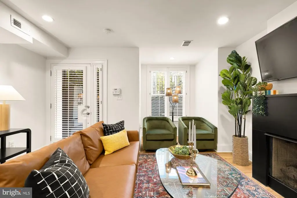 1523 1st St Nw #a, WASHINGTON