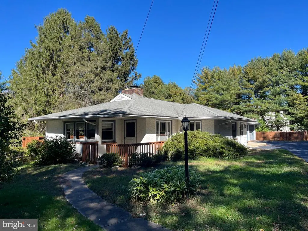 1407 Spackman Ln, WEST CHESTER