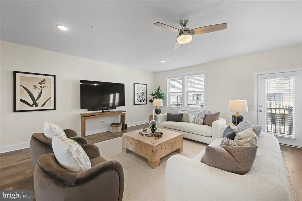 44840 Tiverton Sq, ASHBURN