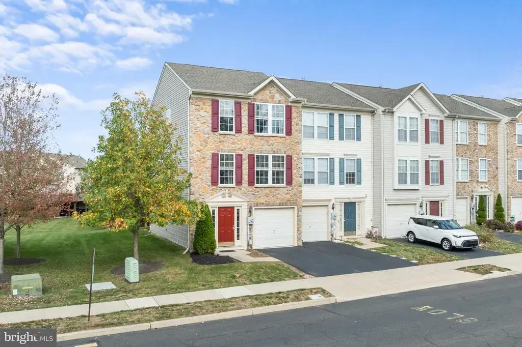 424 Terrace Dr, QUAKERTOWN