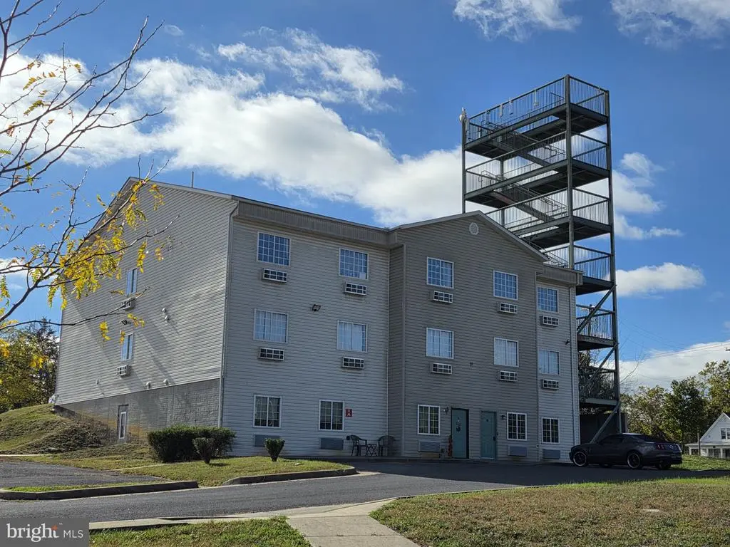 18 Signal Knob Dr, Strasburg