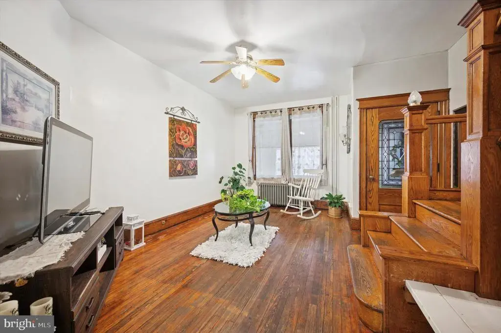 2046 E Ontario St, PHILADELPHIA
