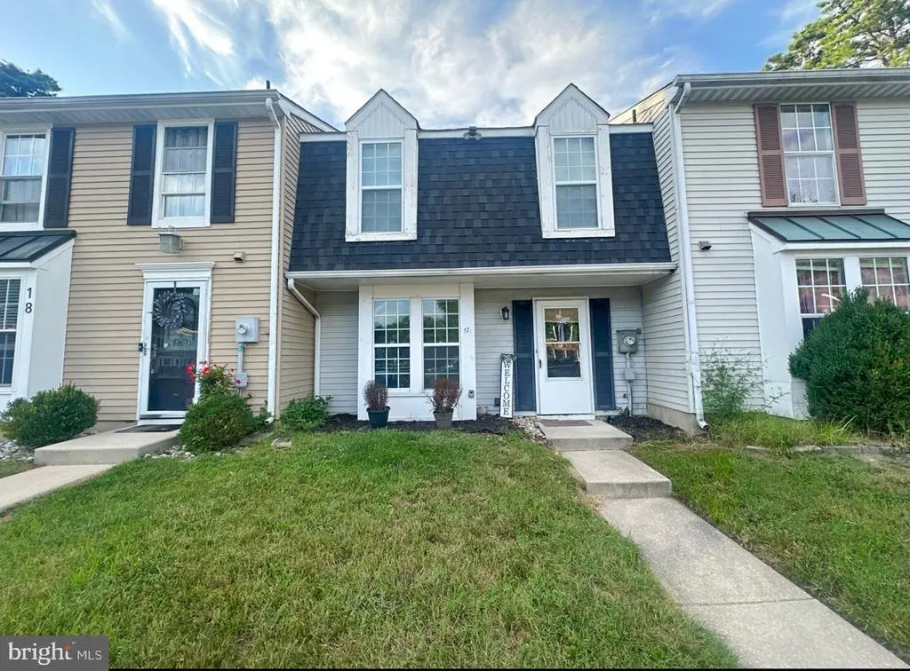 17 Dorchester Cir, Marlton