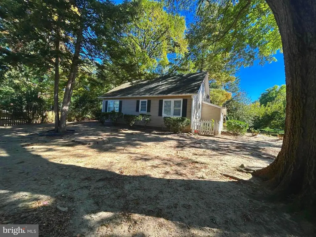 491 N Latham St N, ALEXANDRIA