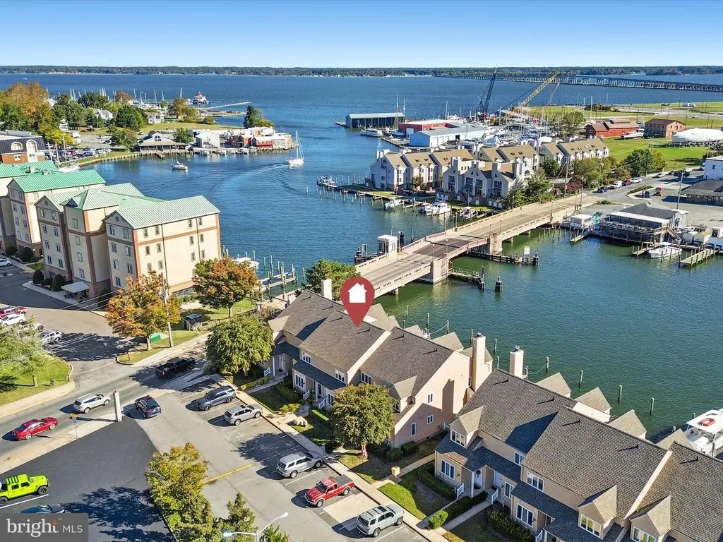 220 Market Sq #4c, Cambridge