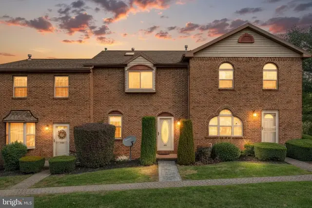 253 W Chestnut St #11, Dallastown
