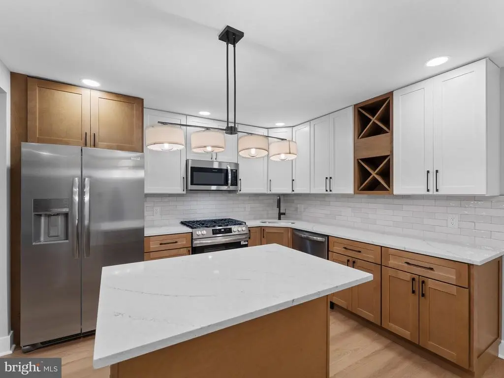 803 Fay Dr, FEASTERVILLE TREVOSE