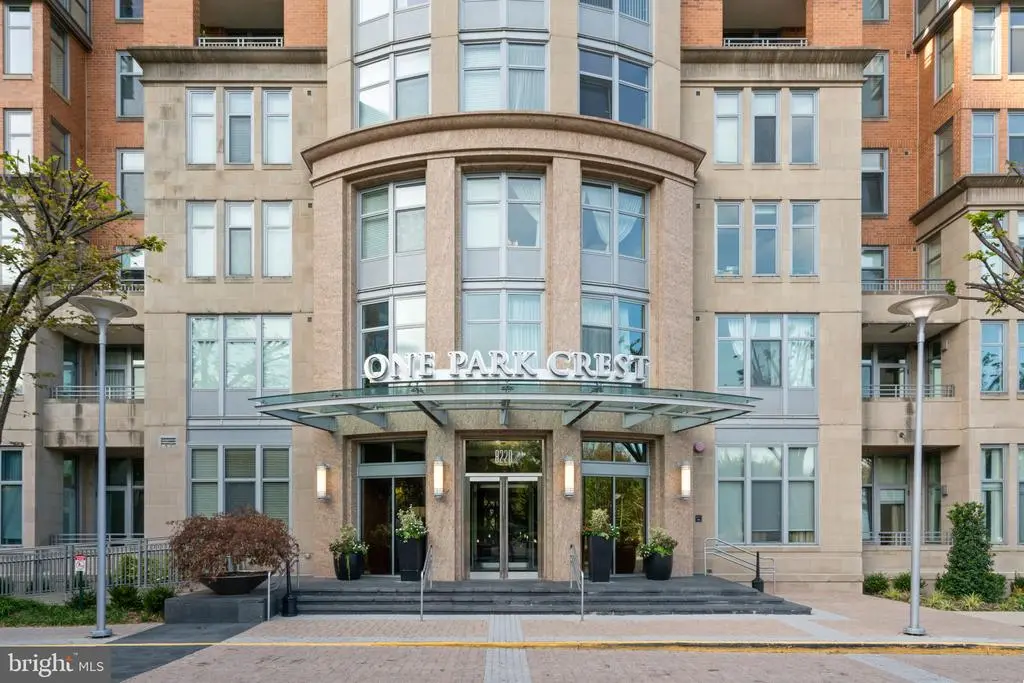 8220 Crestwood Heights Dr #315, MCLEAN