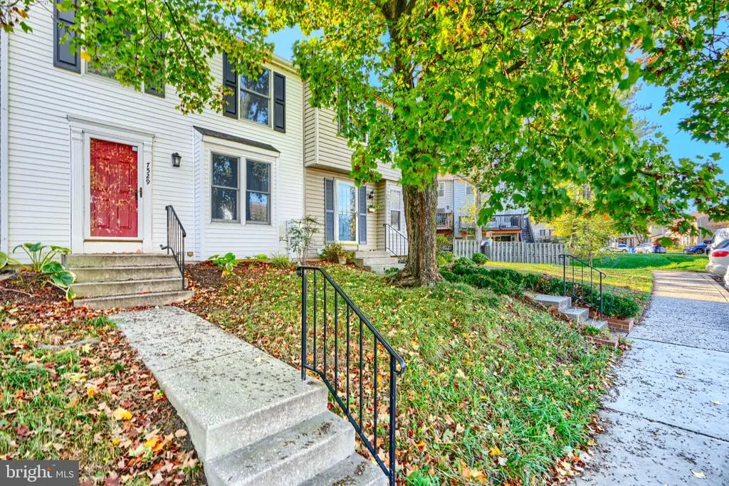 7529 Rain Flower Way, Columbia