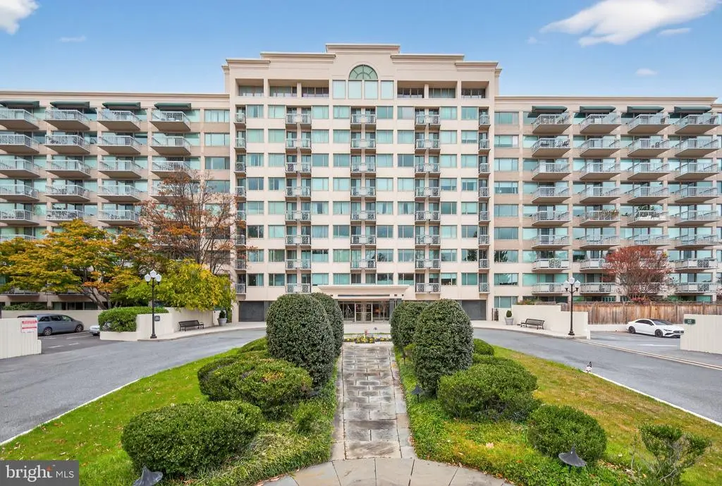 5450 Whitley Park Ter #311, Bethesda