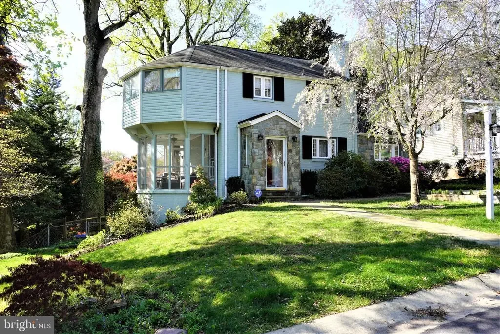 215 Crestmoor Cir, Silver Spring