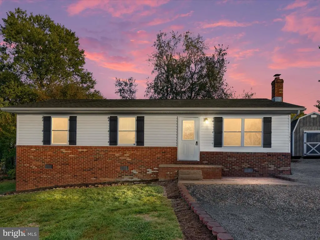 385 Walker, TIMBERVILLE