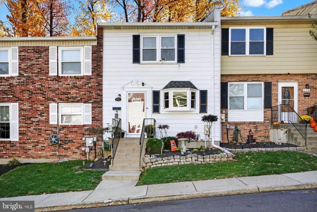423 N Mount Vernon Cir, BENSALEM