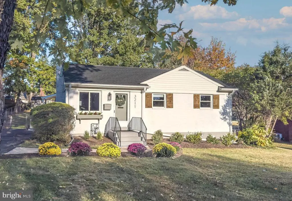 3211 Gary Ct, FALLS CHURCH