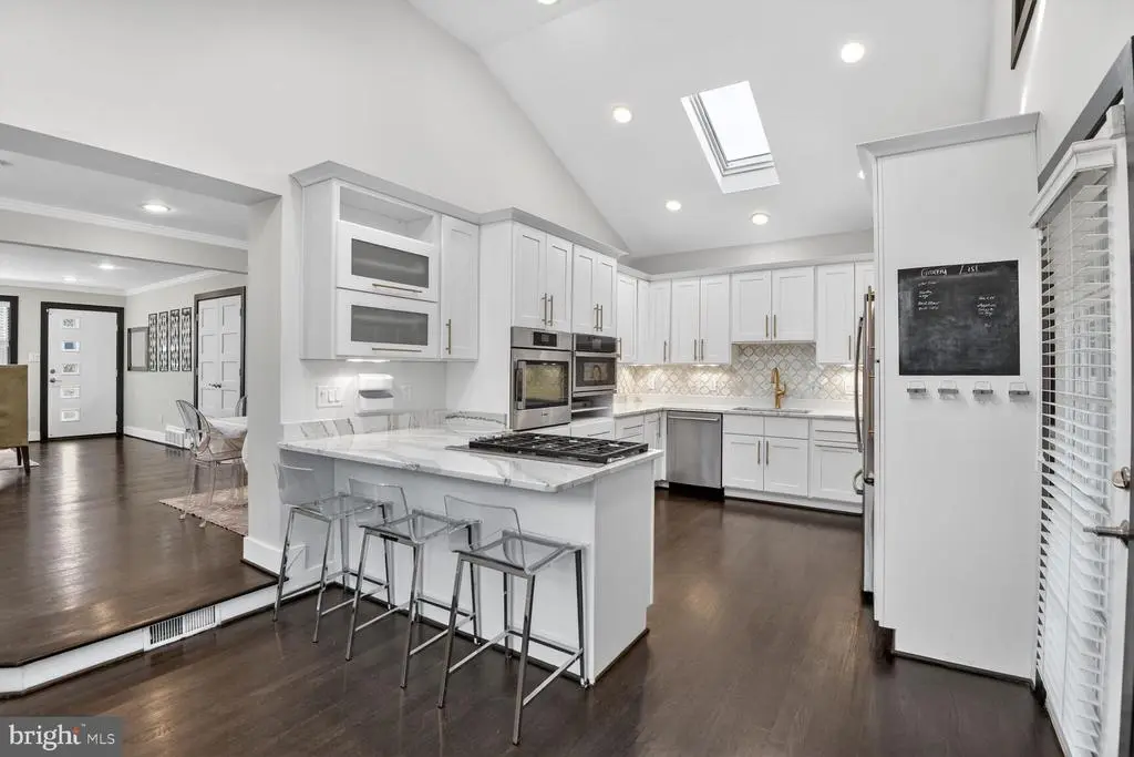 6101 Swansea St, Bethesda