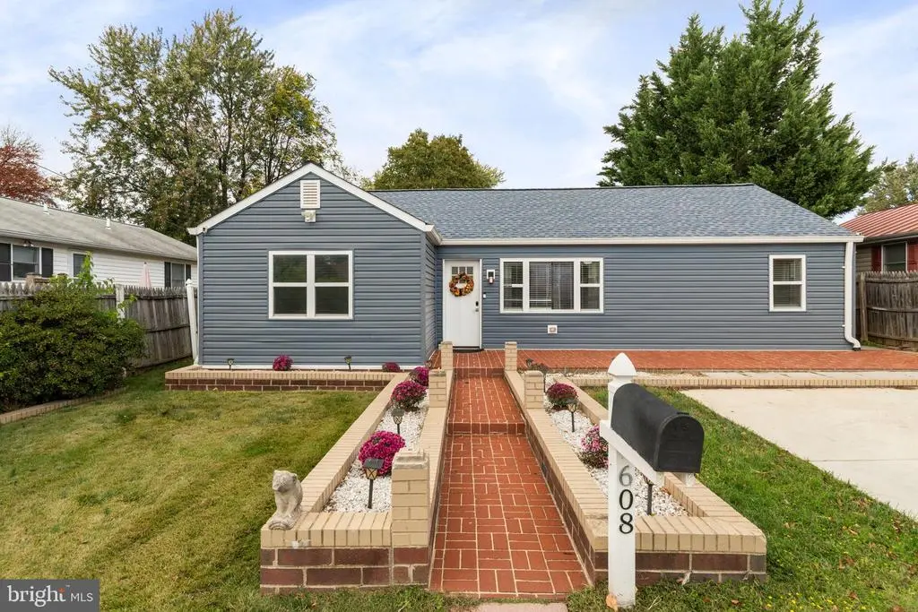 608 Ne Blue Ridge Ave Ne, LEESBURG