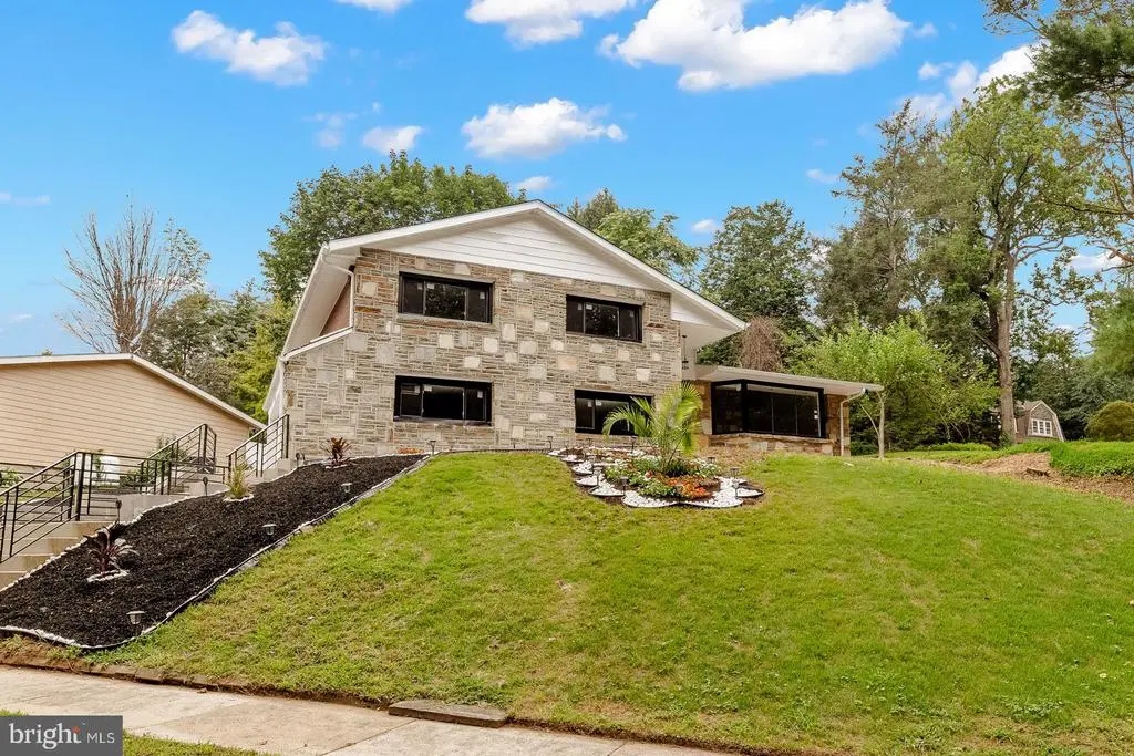 7101 N Mount Pleasant Pl, Philadelphia