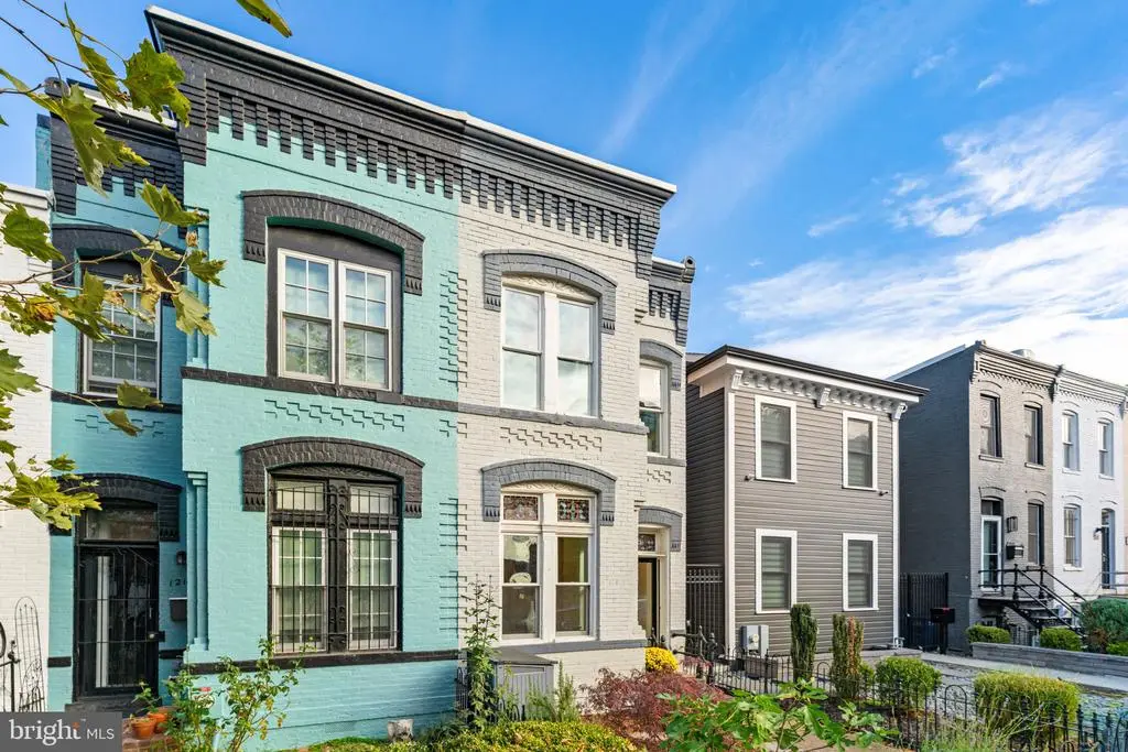 1218 G St Se, WASHINGTON