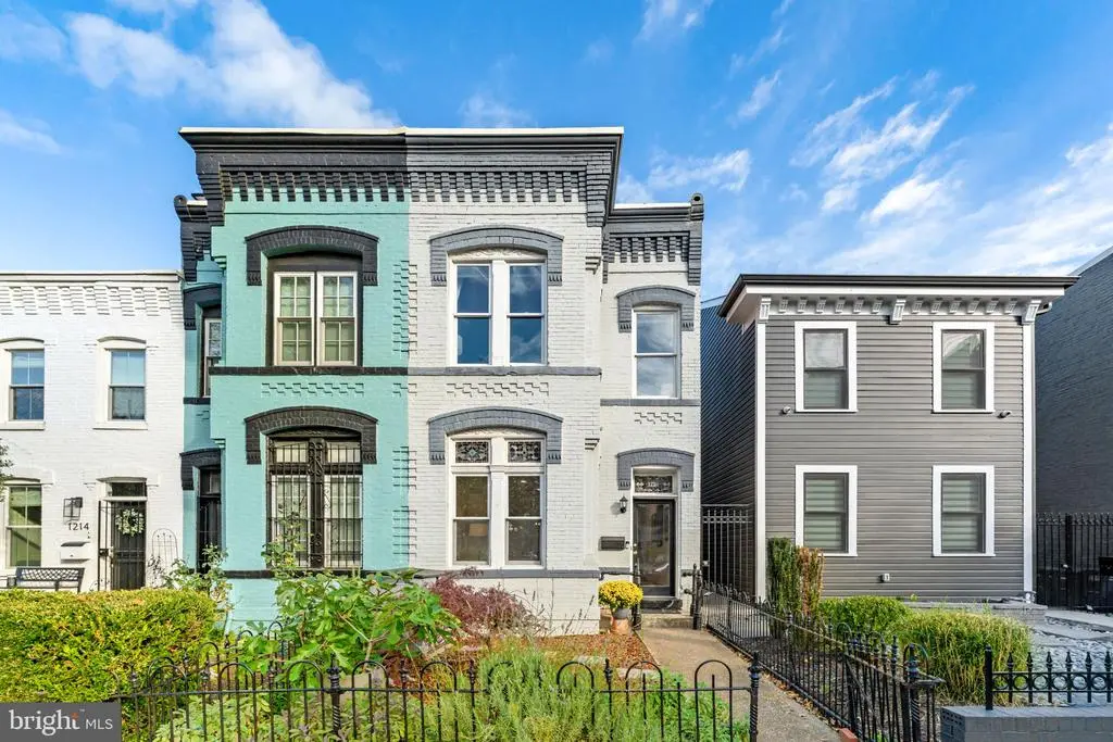 1218 G St Se, WASHINGTON