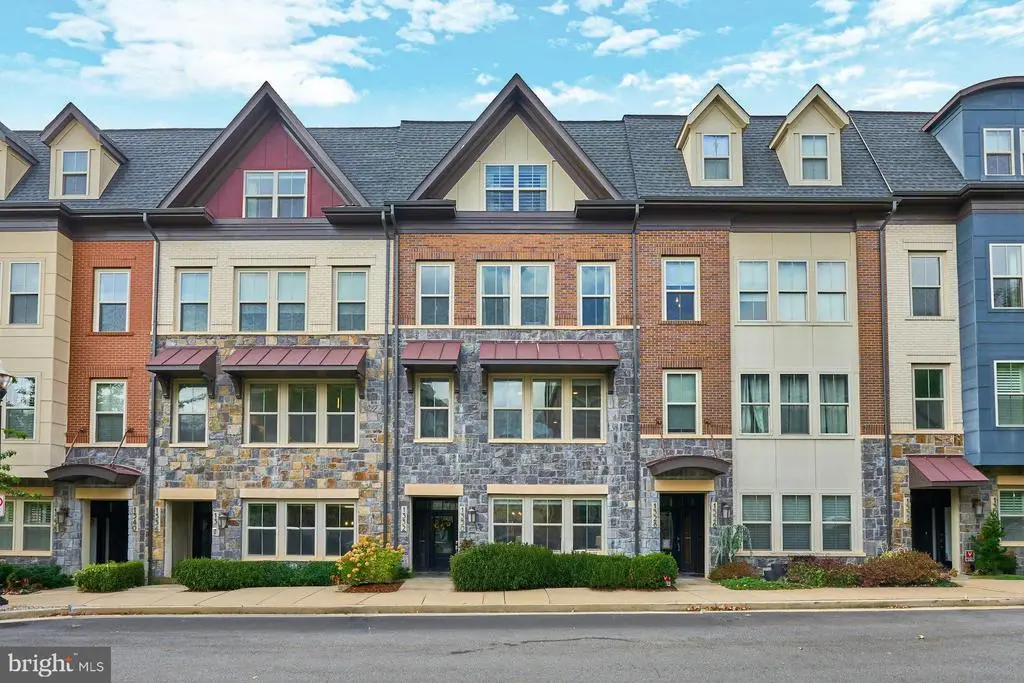 1330 S Quinn St, ARLINGTON