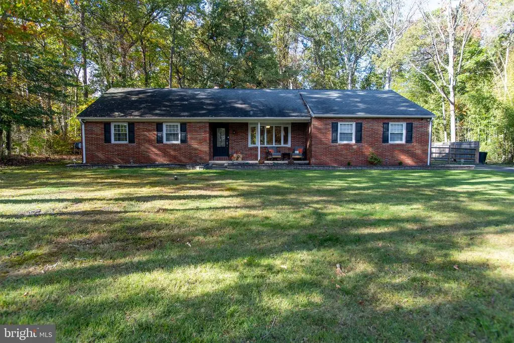 32 Ohio Trl, MEDFORD