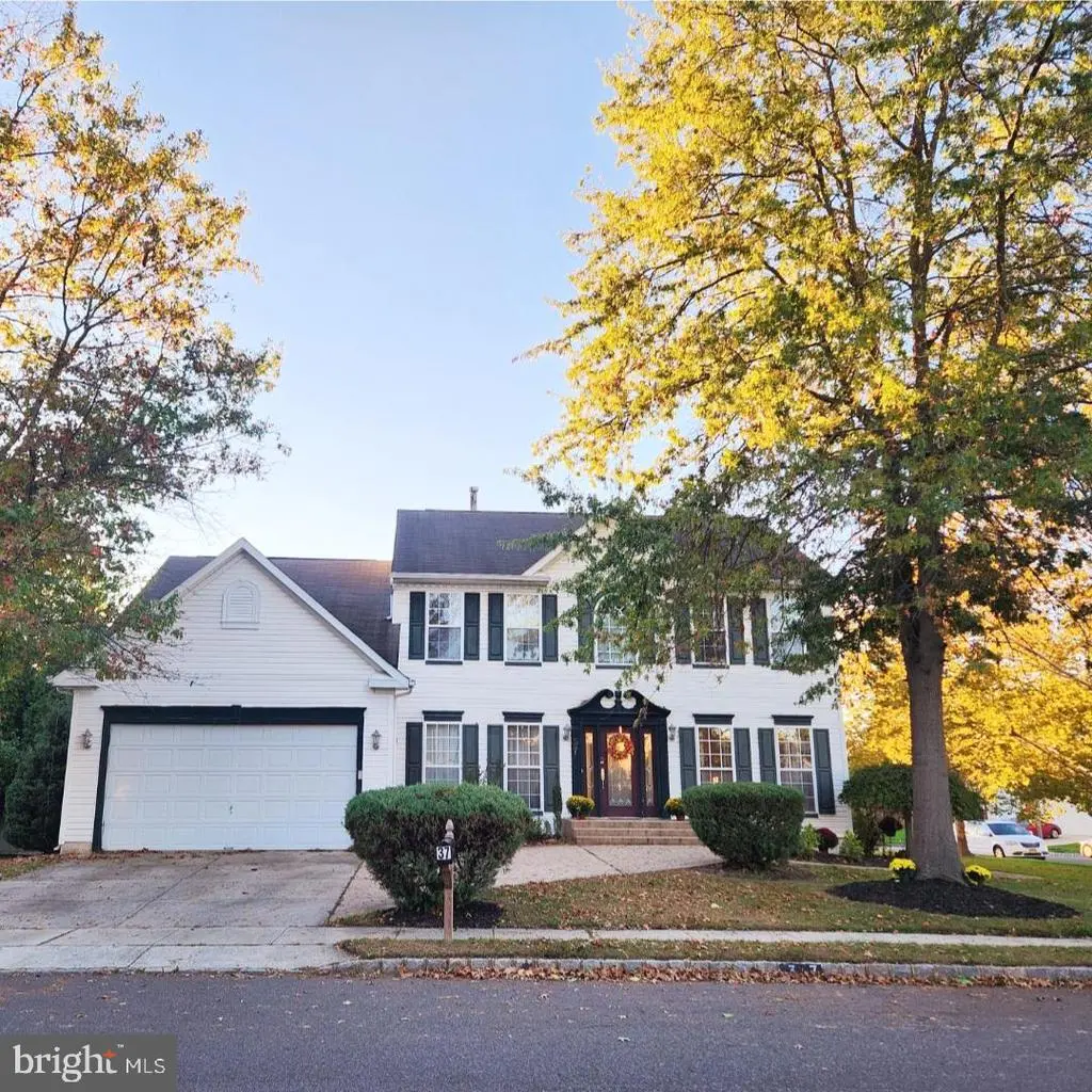 37 Equestrian Dr, BURLINGTON