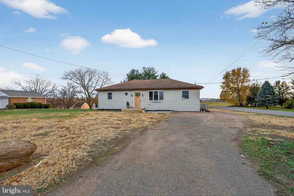 2472 Leaman Rd, Ronks