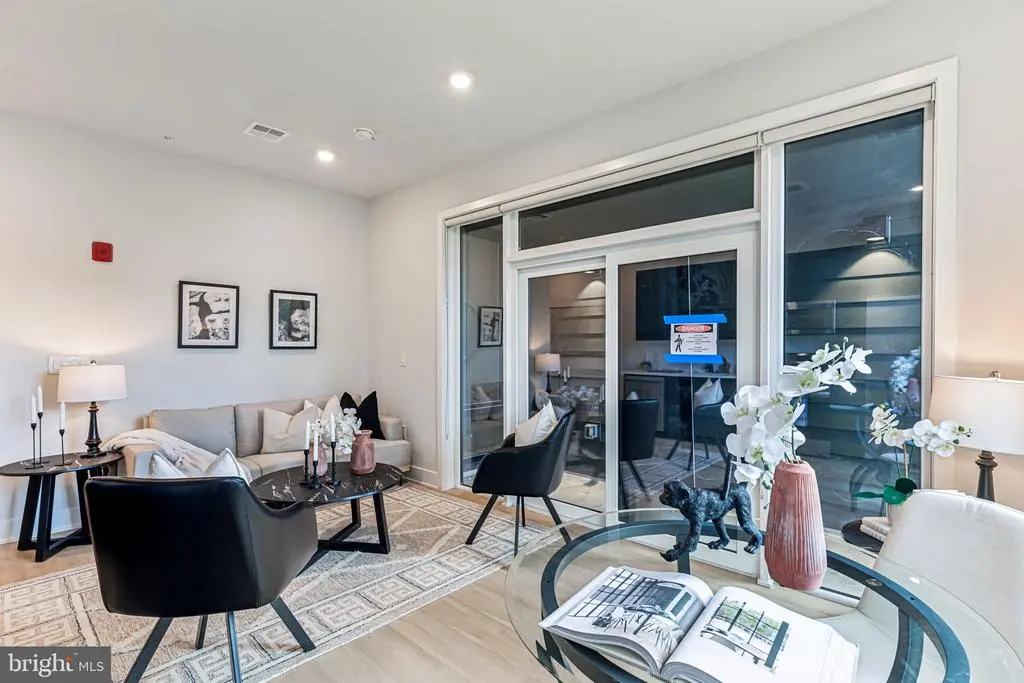 6910 Ridge Ave #218, PHILADELPHIA