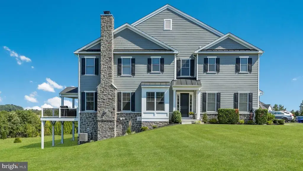 1 Elizabeth Ln, DOYLESTOWN