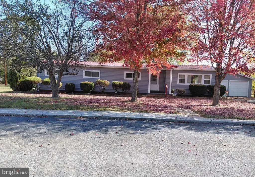 11 Trenton St, Petersburg