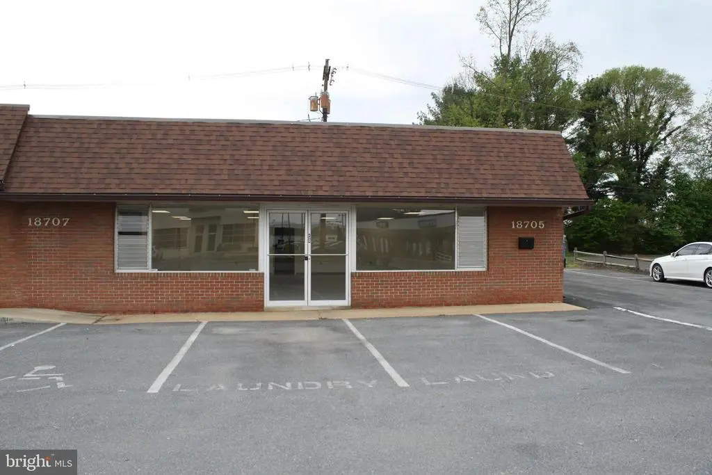 18705 Crestwood Dr, Hagerstown